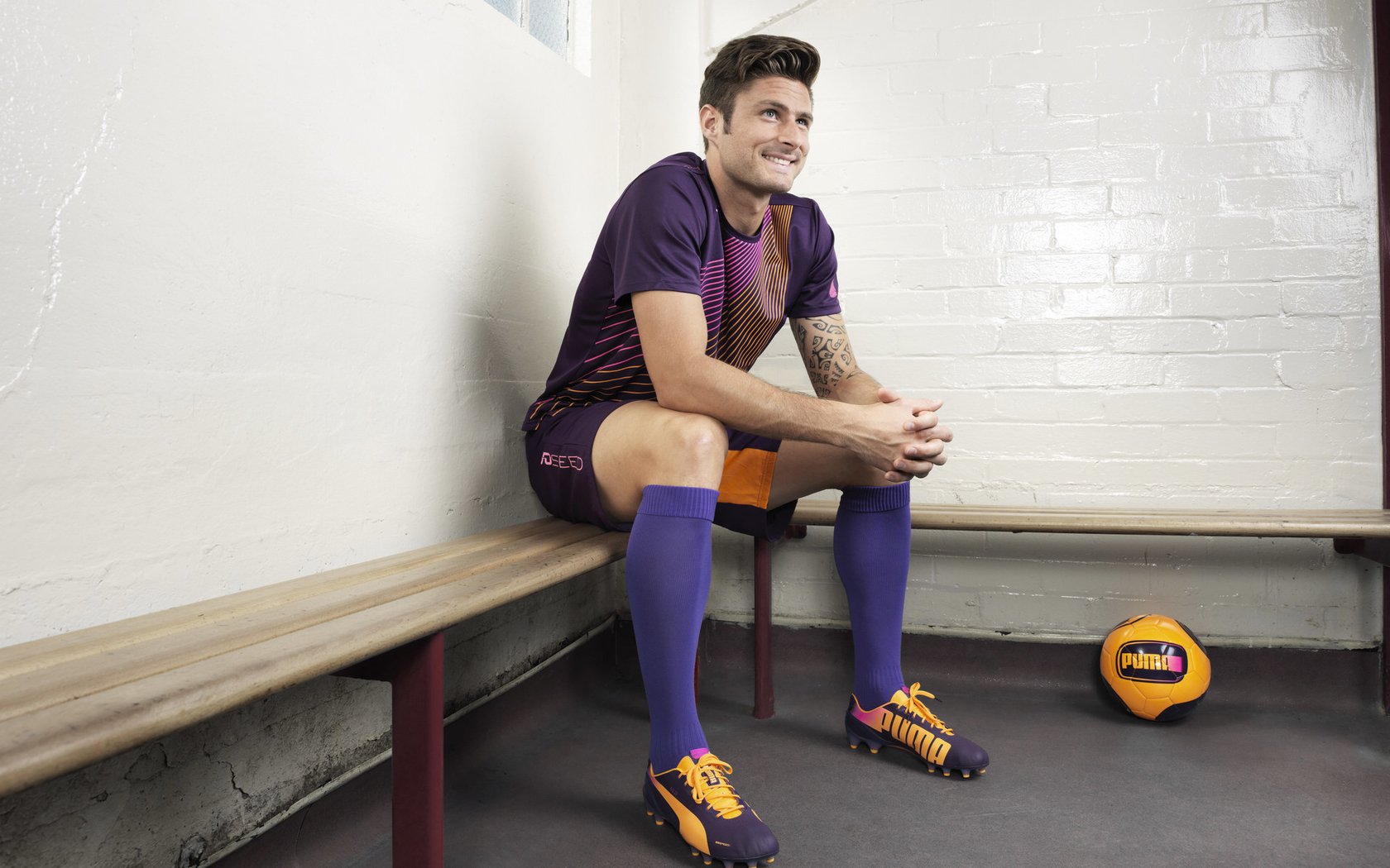 意甲新星崭露头角，表现抢眼，精彩瞬间不断，意甲新球衣