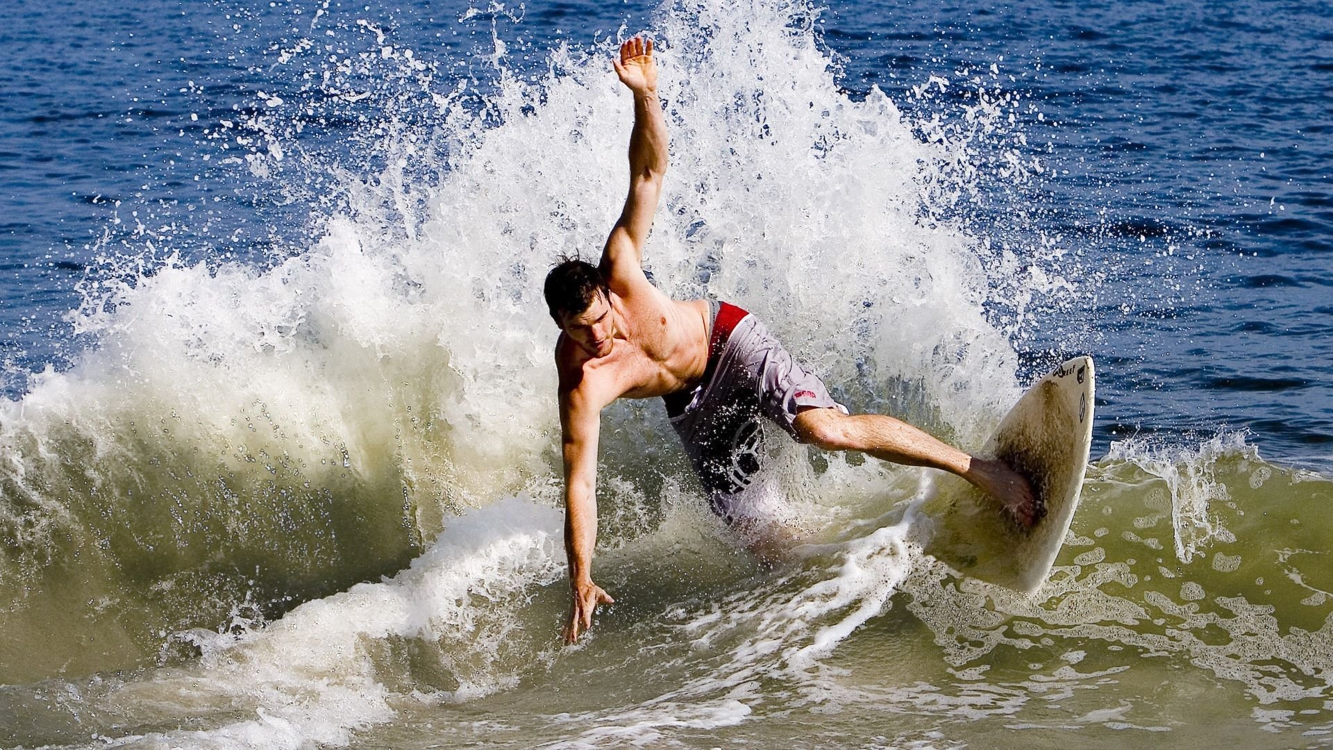 日本球员赛场拼搏,收获赞誉,日本队球员